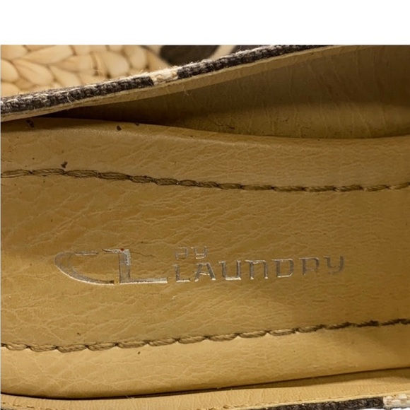 CL By Laundry Giraffe Print Wedge - Picture 7 of 9